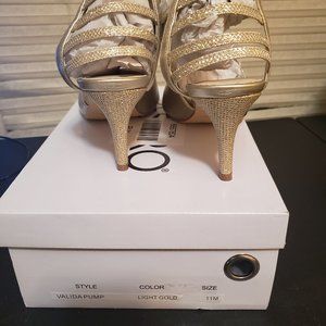 Astro Valida Pump, Dressy, Light Gold, Sling Back Shoes, US size 11M